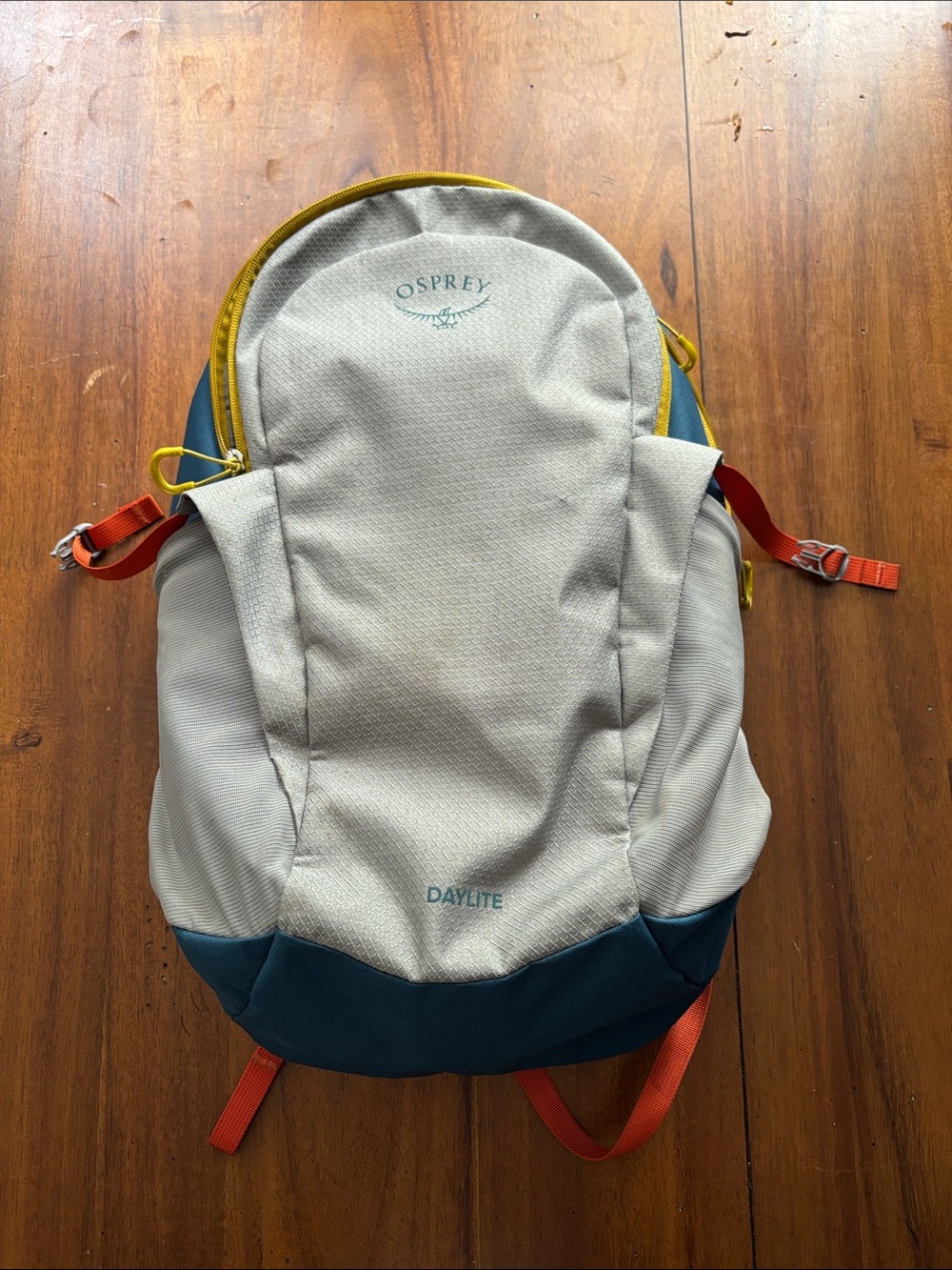 OSPREY Daylite Backpack in Gray, Blue & Orange Trim